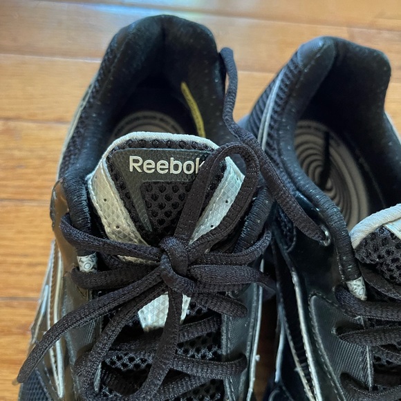 Reebok easy tone women shoe size 8 - Picture 4 of 6